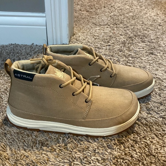 Shoes - Size 7 Astral Woman’s Hemp Chukker Boot, desert khaki